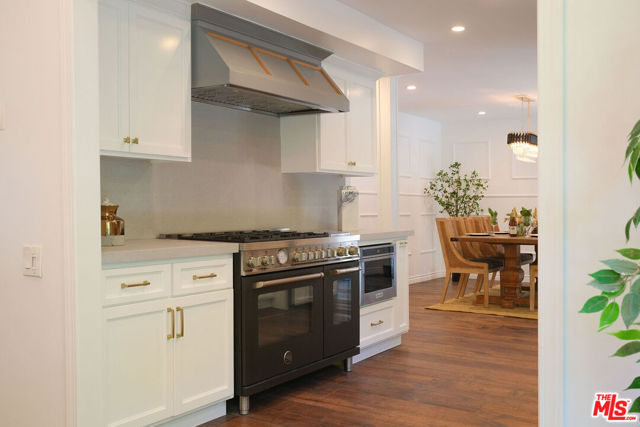 17149 Clemons Drive, Encino CA: https://media.crmls.org/mediaz/7dc5c5cb-4b33-47d6-8f08-d4f545236c7b.jpg