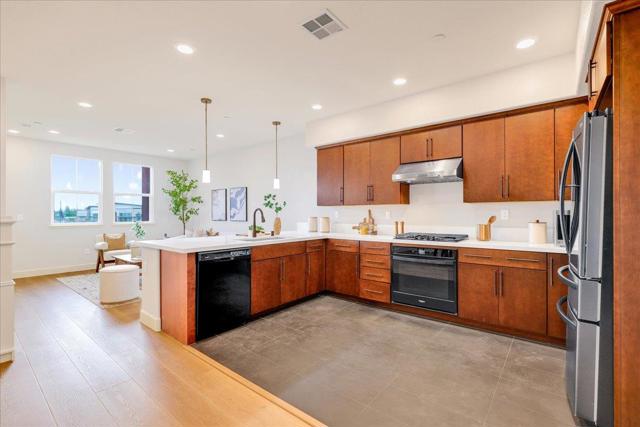 1011 Bellante Lane, San Jose CA: https://media.crmls.org/mediaz/7dc60d48-c742-45be-9dae-80ab99c42cec.jpg
