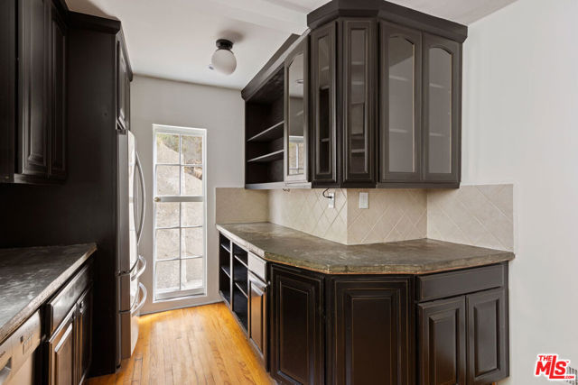 6856 Los Altos Place, Los Angeles CA: https://media.crmls.org/mediaz/7dc610cf-a062-4132-a782-82ff6a3a1e7c.jpg
