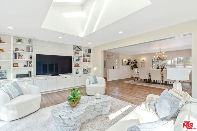 24901 Jim Bridger Road, Hidden Hills CA: https://media.crmls.org/mediaz/7dc694d0-a74a-4d4b-a1c1-39bb6dd25d3c.jpg