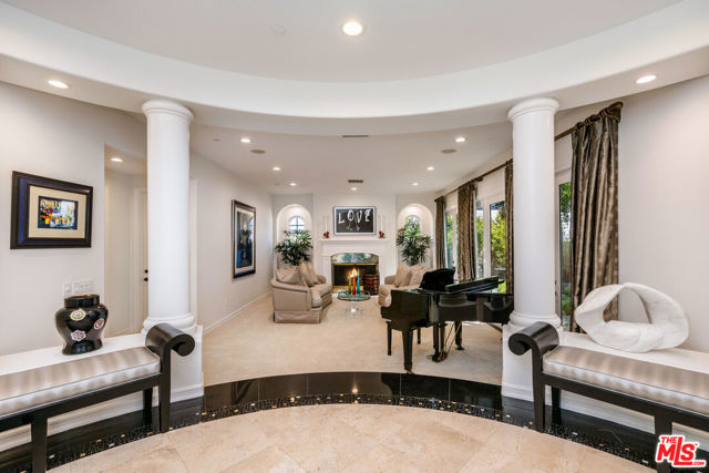 26722 Provence Drive, Calabasas CA: https://media.crmls.org/mediaz/7dc794f1-2ed5-4fdd-8c54-e6ef71a0f766.jpg