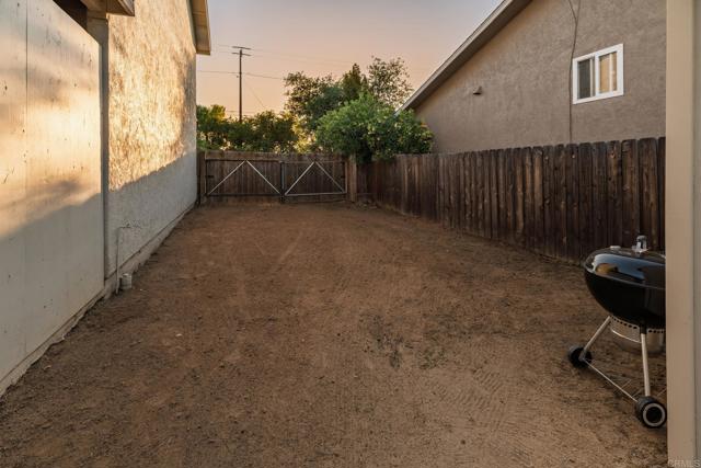 Detail Gallery Image 39 of 42 For 435 W Hawthorne St, Fallbrook,  CA 92028 - 3 Beds | 1/1 Baths