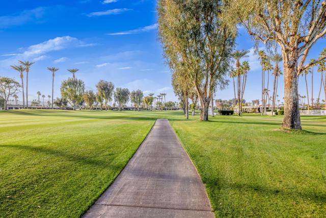 19 Colgate Drive, Rancho Mirage CA: https://media.crmls.org/mediaz/7dc7ade7-f500-4adc-87b4-b531ec62d8c7.jpg