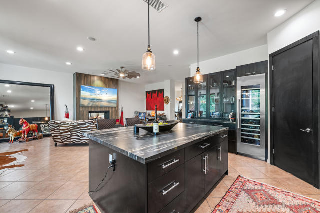 7 Chopin Court, Rancho Mirage CA: https://media.crmls.org/mediaz/7dc824ce-1f7b-4110-aac2-c1e741c6bf57.jpg
