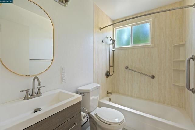 10 Maureen Ct, Pleasant Hill CA: https://media.crmls.org/mediaz/7dc83a7e-7db5-4738-89e2-bbcd95beccaf.jpg