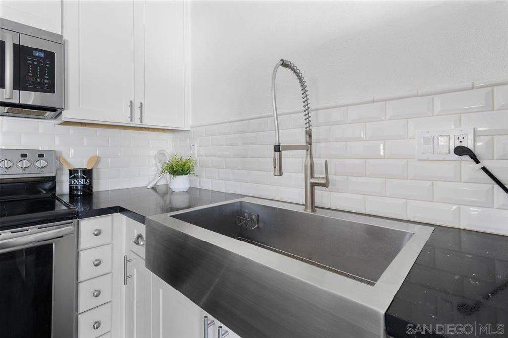 MLS #250043444SD image #9