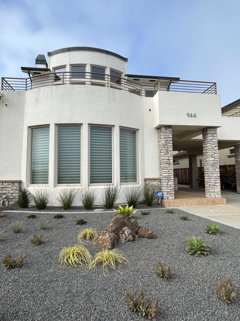 944 W West Cliff Drive