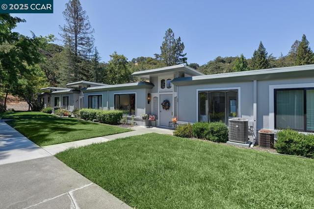 1517 Oakmont, Walnut Creek CA: https://media.crmls.org/mediaz/7dc9f8a0-7ce6-4fa7-bff3-ef51023edf28.jpg