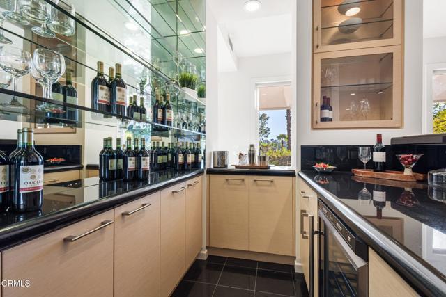 Detail Gallery Image 18 of 72 For 1265 Chateau Rd, Pasadena,  CA 91105 - 5 Beds | 5/2 Baths