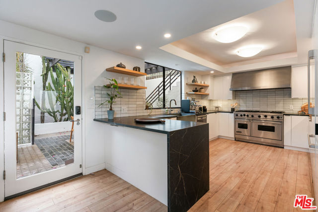 6469 Rodgerton Drive, Los Angeles CA: https://media.crmls.org/mediaz/7dca22b8-9ceb-4bc7-af25-8f1c0be231be.jpg