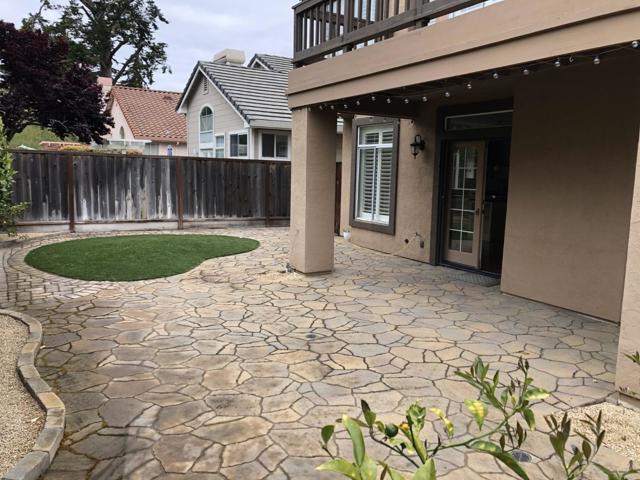 17588 River Run Road, Salinas CA: https://media.crmls.org/mediaz/7dca6ab6-e1cb-4e48-b268-8b1779c3efb3.jpg