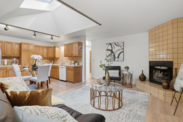 828 Weeks Street, East Palo Alto CA: https://media.crmls.org/mediaz/7dcb9336-0ef5-44df-bc48-ff9fa68fa446.jpg