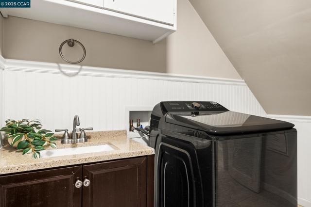 1232 E 20Th St, Oakland CA: https://media.crmls.org/mediaz/7dcbddcc-875d-4d50-9bfd-d837b06989b3.jpg