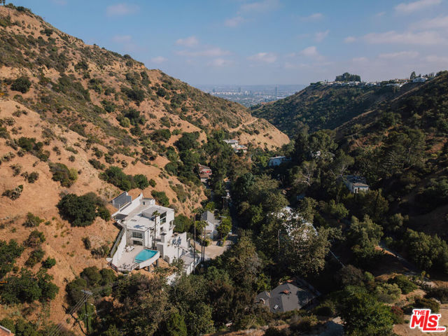 2256 Nichols Canyon Road, Los Angeles CA: https://media.crmls.org/mediaz/7dcc24ae-fac0-47f1-bffb-85e03c1d6f4c.jpg