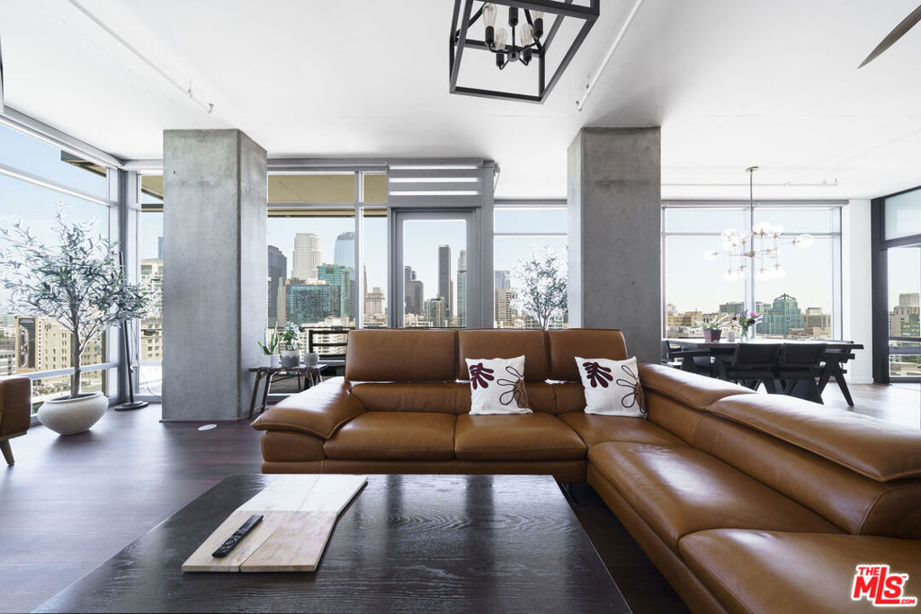 1100 S HOPE Street #1516