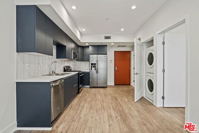 1831 Sawtelle Boulevard, Los Angeles CA: https://media.crmls.org/mediaz/7dcc8eda-0fe9-4e40-8149-66cf5e83d06b.jpg