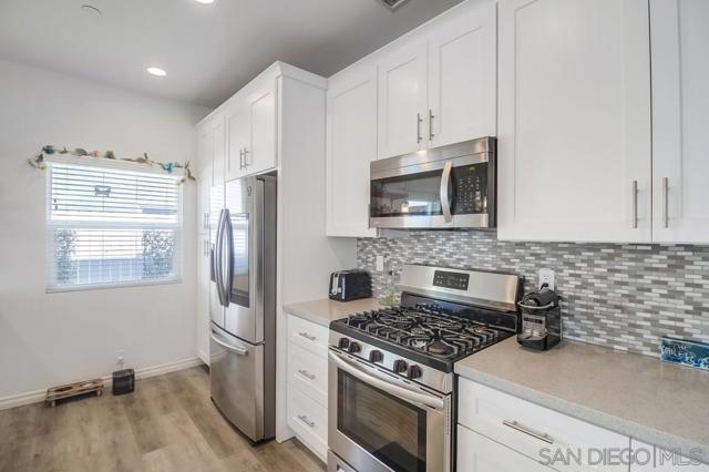 1249 12Th, Imperial Beach CA: https://media.crmls.org/mediaz/7dccfcbf-9b20-442a-a405-5b7a8336ee79.jpg