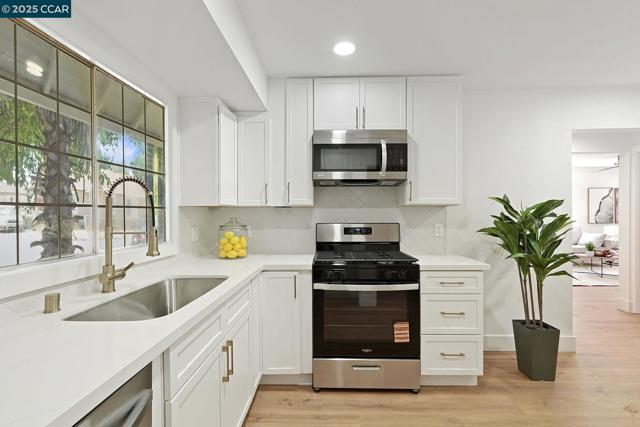 1021 Frienza Avenue, Sacramento CA: https://media.crmls.org/mediaz/7dcd00a9-8007-4140-b23d-8f7461354338.jpg