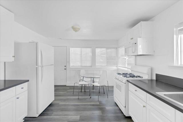 323 Rutland, San Jose CA: https://media.crmls.org/mediaz/7dcd1d68-7cfc-4b7e-bf44-beb0ee2c3e5e.jpg