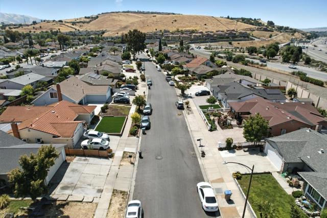 3665 Ivy Canyon Court, San Jose CA: https://media.crmls.org/mediaz/7dcd38c2-6062-4138-860d-2c9790ada7d7.jpg