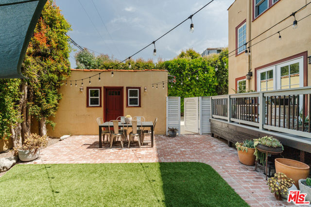 831 S Stanley Avenue, Los Angeles CA: https://media.crmls.org/mediaz/7dcdc8ab-2f17-4822-8ea6-3727aa529ff6.jpg