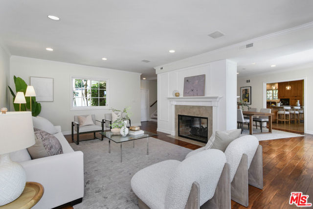 15474 Loom Place, Sherman Oaks CA: https://media.crmls.org/mediaz/7dce48b0-aff7-4cab-b2f2-c1f45dafc73c.jpg