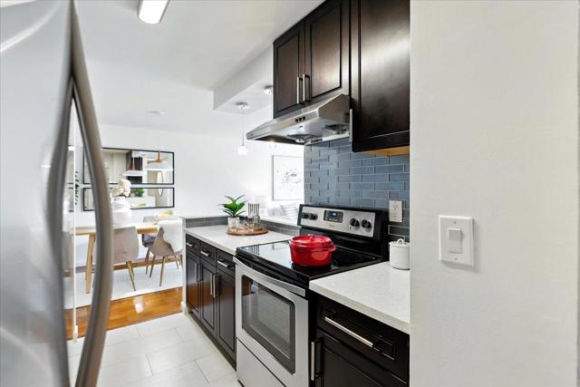 400 Davey Glen Road, Belmont CA: https://media.crmls.org/mediaz/7dcee49b-0f9e-4291-88ae-4360e230ed24.jpg