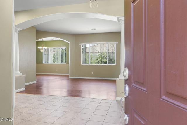 13418 Giro Drive, Bakersfield CA: https://media.crmls.org/mediaz/7dcf7267-04fc-4d51-8678-1ce1f4753dc5.jpg