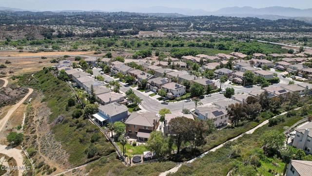 28097 Promontory Lane, Valencia CA: https://media.crmls.org/mediaz/7dcfdc58-5a5d-49c7-8330-2f92a8a432d8.jpg