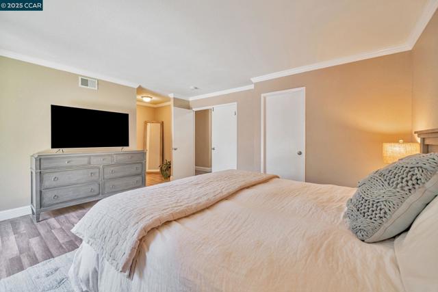 570 Zephyr Cir, Danville CA: https://media.crmls.org/mediaz/7dcff2c0-b5f9-4615-a13a-e7e393be1e35.jpg