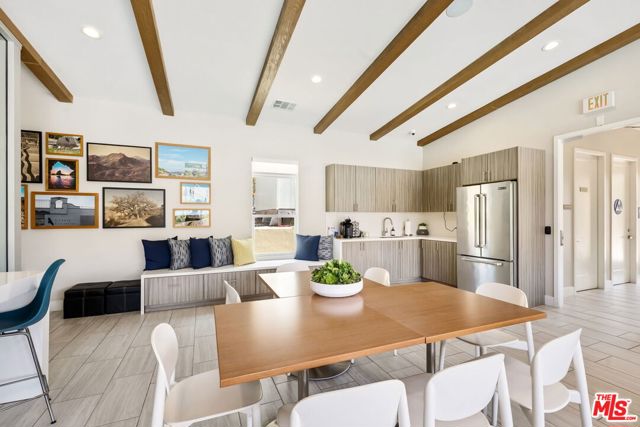4394 Paxton Place, Calabasas CA: https://media.crmls.org/mediaz/7dd05c3f-408b-4a8e-a5b5-dc1663adf24a.jpg