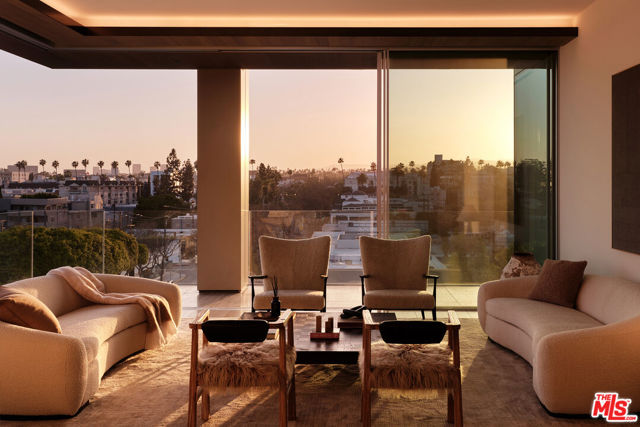 8899 Beverly Boulevard, West Hollywood CA: https://media.crmls.org/mediaz/7dd061e3-1214-40f7-b565-d8082ed35918.jpg