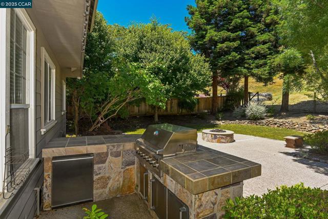 107 Leafield Rd, Danville CA: https://media.crmls.org/mediaz/7dd07667-c1ba-4f9f-ab45-e54ddb09ab04.jpg