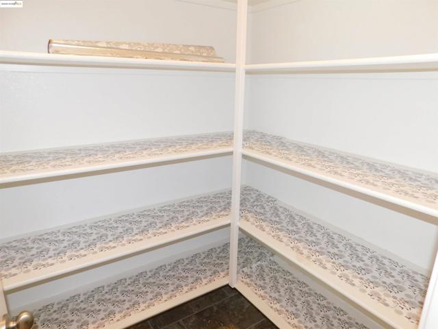 1090 Lavender St, Manteca CA: https://media.crmls.org/mediaz/7dd08ff3-649f-49a4-ba04-96e43ef9e34e.jpg
