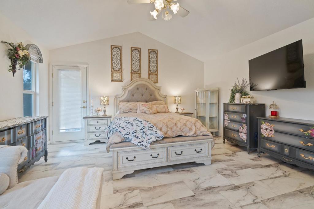 7Dd14F3B 18Da 4Bac Aaf2 6Ef30765E3B4 2920 Aspen Glow Lane, Redding, Ca 96001 &Lt;Span Style='BackgroundColor:transparent;Padding:0Px;'&Gt; &Lt;Small&Gt; &Lt;I&Gt; &Lt;/I&Gt; &Lt;/Small&Gt;&Lt;/Span&Gt;