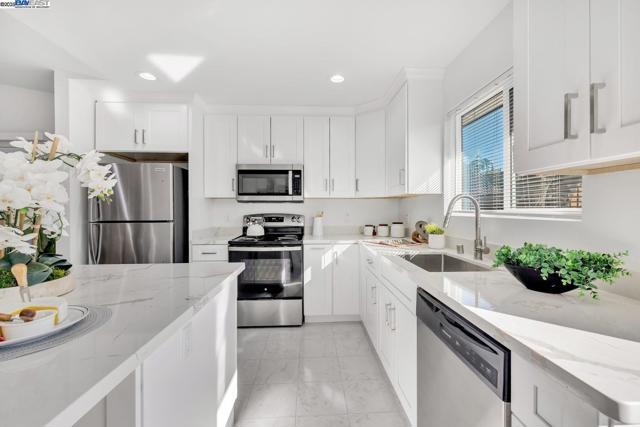 Image 17 of 45 For 2834 White Acres Dr