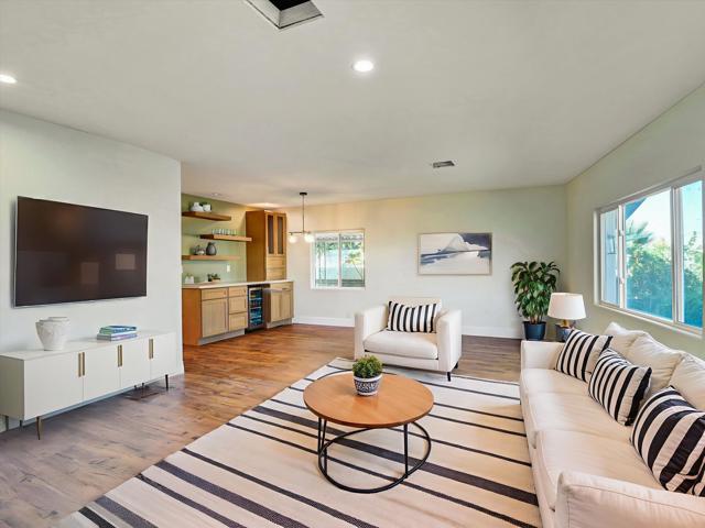 38525 Desert Greens E Drive, Palm Desert CA: https://media.crmls.org/mediaz/7dd2e49e-f41e-4d3f-8a15-40e38694c803.jpg