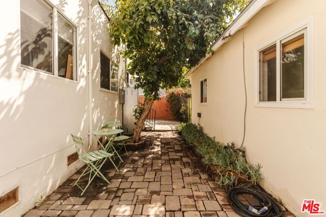 2223 Alsace Avenue photo 24