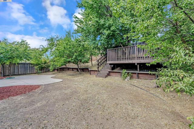 5132 Pioneer Way, Antioch CA: https://media.crmls.org/mediaz/7dd38ca2-a4ea-426d-a2fa-214de56dd458.jpg