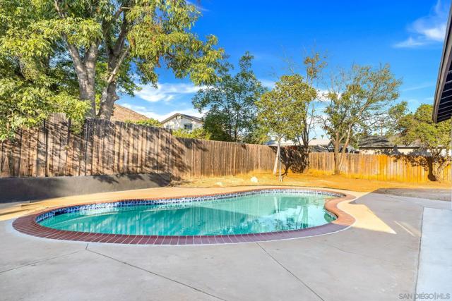 1301 Clove St, El Cajon CA: https://media.crmls.org/mediaz/7dd3e855-4581-4b33-8221-0657897a9747.jpg