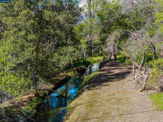 125 Sam Lynn Way, Oroville CA: https://media.crmls.org/mediaz/7dd3f4a3-d102-4263-9f3b-fde46100f344.jpg