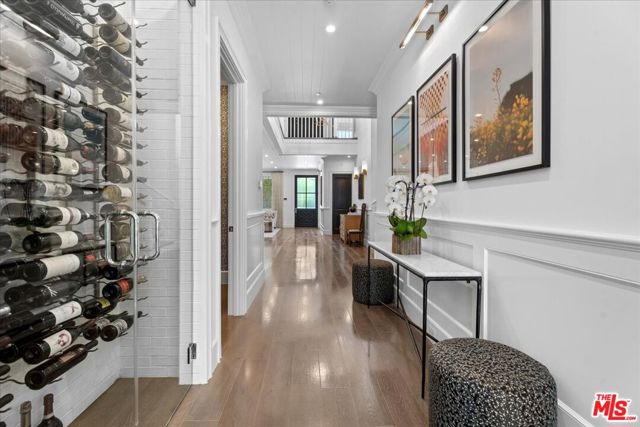 4105 Bellingham Avenue, Studio City CA: https://media.crmls.org/mediaz/7dd43d56-8f22-48b0-8673-28b09c6aace8.jpg
