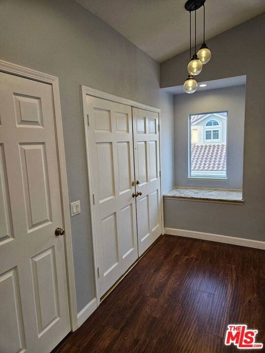 290 Ridgeton Lane, Simi Valley CA: https://media.crmls.org/mediaz/7dd454ca-89fd-47ae-b840-74c44bc13673.jpg