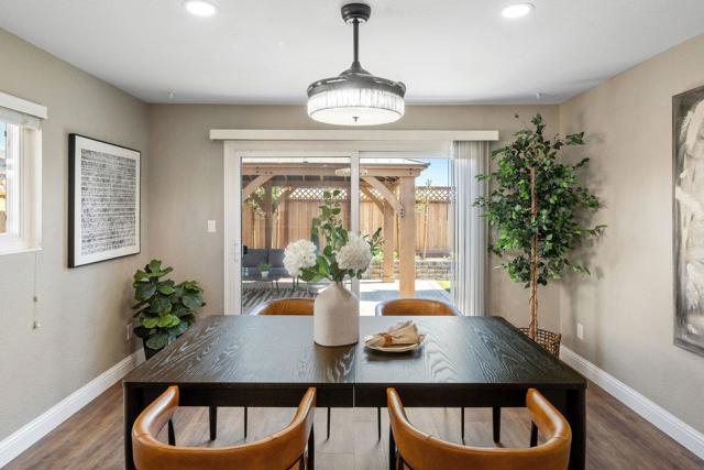 1800 McPeak Court, Tracy CA: https://media.crmls.org/mediaz/7dd523ea-2401-4cb2-90a5-5ac5af3e1314.jpg