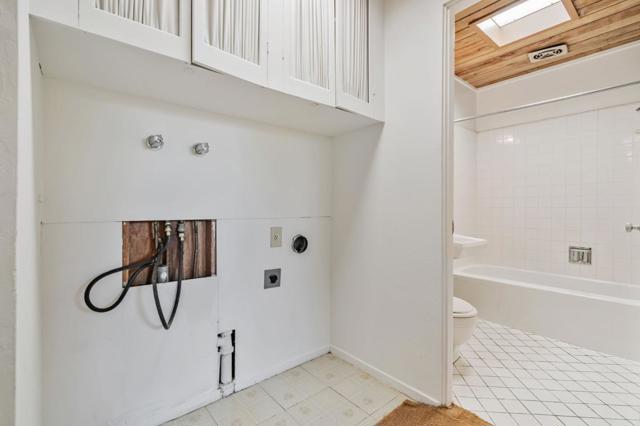 106 Eliza Court, Foster City CA: https://media.crmls.org/mediaz/7dd536cb-85e1-4772-8c67-1392c980ce4e.jpg