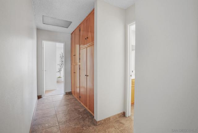 945 Nacion Avenue, Chula Vista CA: https://media.crmls.org/mediaz/7dd55451-2036-436a-8498-57b2da16f7e0.jpg