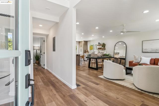 1051 Kaski Ln, Concord CA: https://media.crmls.org/mediaz/7dd5f561-f6e3-4ec0-b1cd-afc7cf34b717.jpg