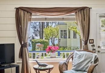 620 El Salto Drive, Capitola CA: https://media.crmls.org/mediaz/7dd6efef-017d-4b7c-bf6f-d4b26efe8eda.jpg