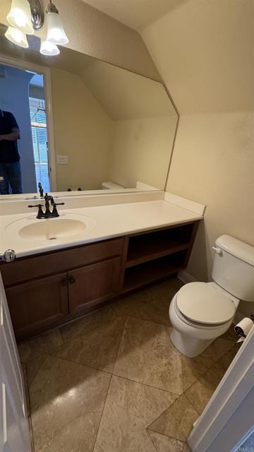1561 Caminito Zaragosa, Chula Vista CA: https://media.crmls.org/mediaz/7dd7c5df-189e-485e-8608-dd706cb4b510.jpg