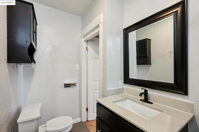 1063 32Nd St, Oakland CA: https://media.crmls.org/mediaz/7dd890b6-342d-477b-a9ad-33b8977118e6.jpg